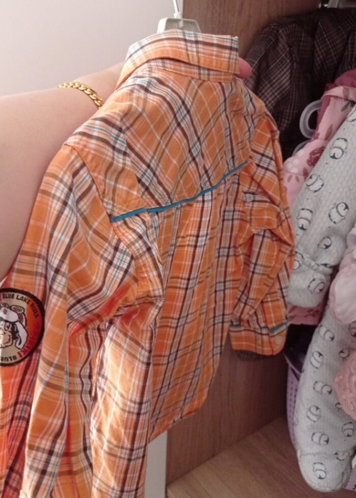 Az giyildi gömlek  - Görsel 2