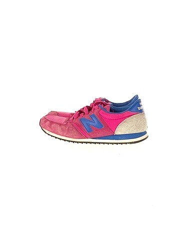New Balance Spor Ayakkabı %70 İndirimli.