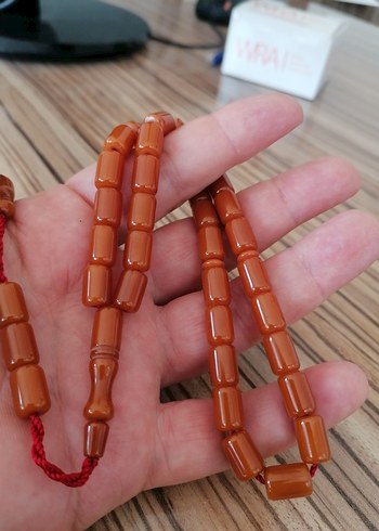 SIKMA KEHRİBAR TESBİH HEDİYE KUTUSUNDA