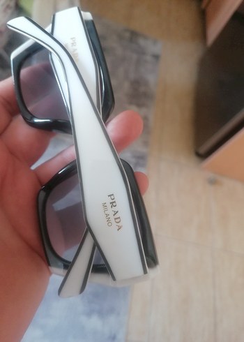 Beden Parlak Siyah Büyük Kare Kadın Gözlüğü