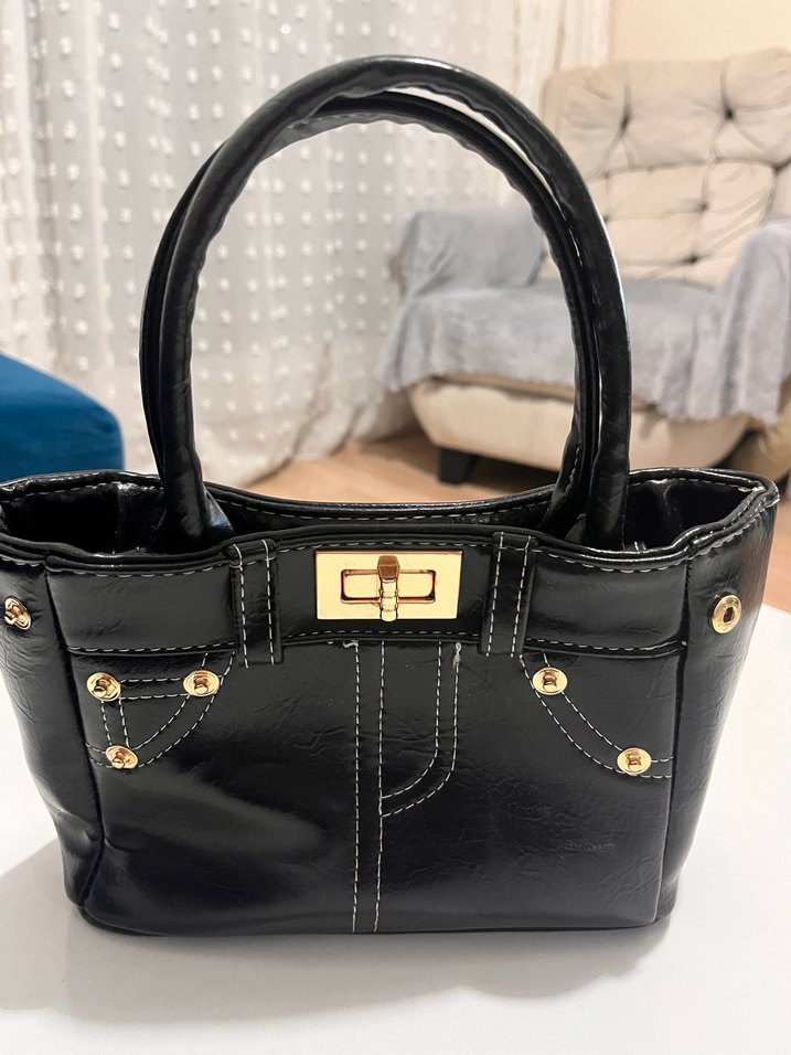 Siyah Parlak Deri Tokalı Kadın Çanta - Görsel 3