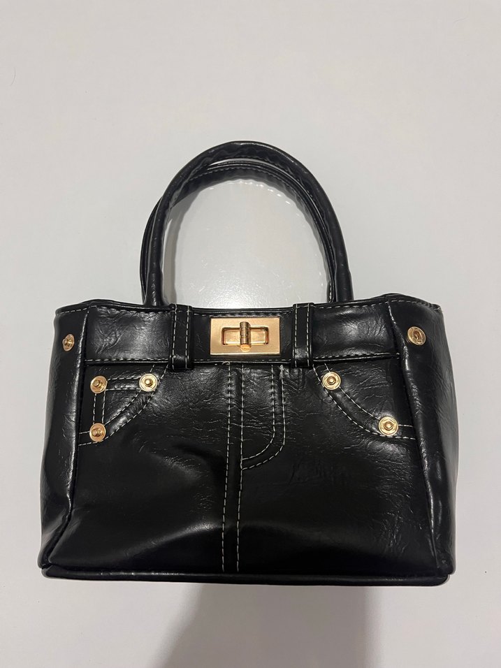 Siyah Parlak Deri Tokalı Kadın Çanta - Görsel 4