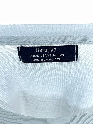 xs Beden beyaz Renk Bershka T-shirt %70 İndirimli.