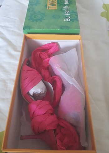 Pembe Kurdela Detaylı Bohem Kadın Ayakkabı