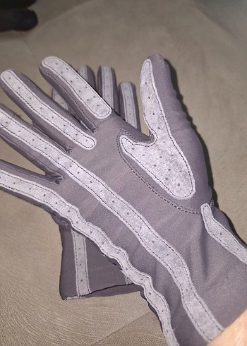 Gri Dantel Detaylı Kadın Eldivenleri - Görsel 4