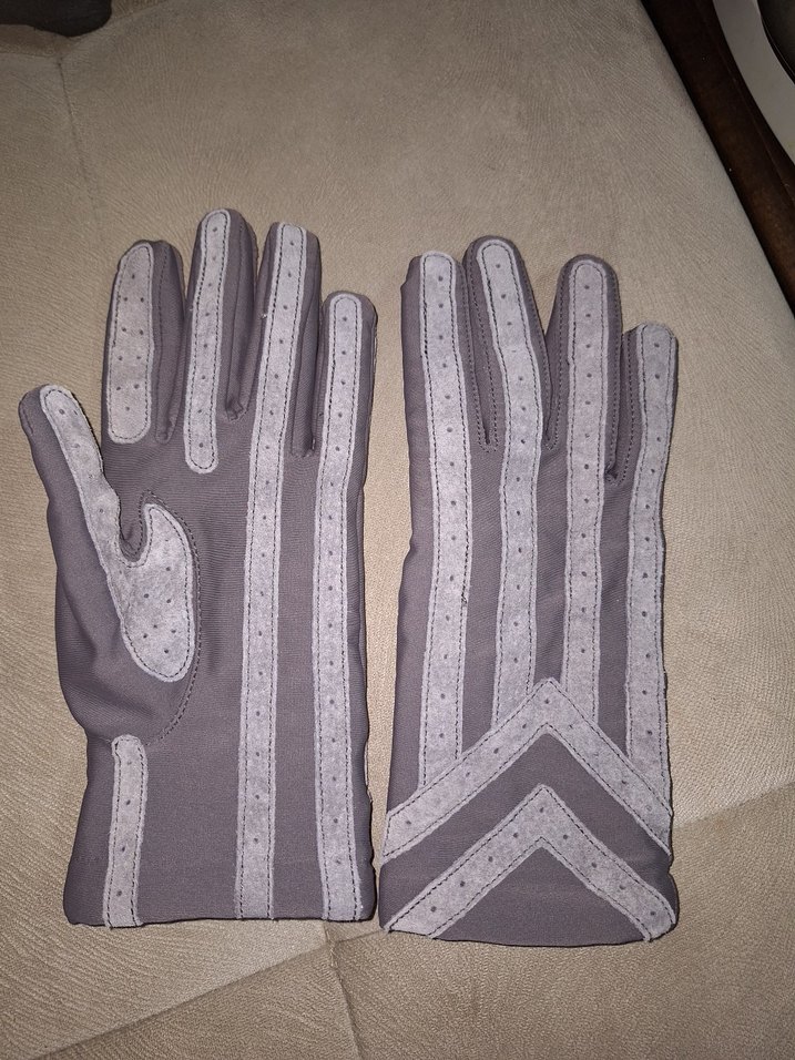 Gri Dantel Detaylı Kadın Eldivenleri - Görsel 2