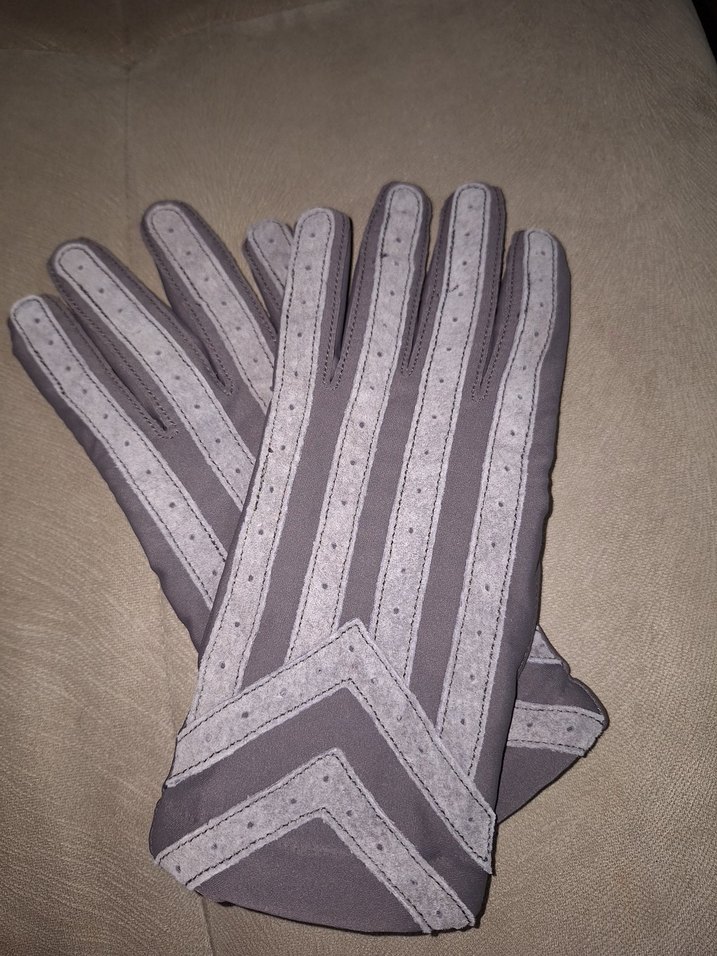 Gri Dantel Detaylı Kadın Eldivenleri - Görsel 3