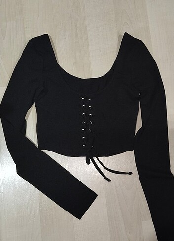 Zara Kuşgözü detaylı bağcıklı crop bluz 