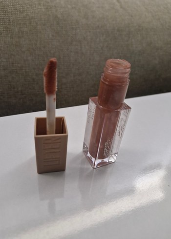 Beden Maybelline Lifter Gloss
