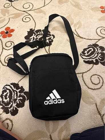Adidas çanta