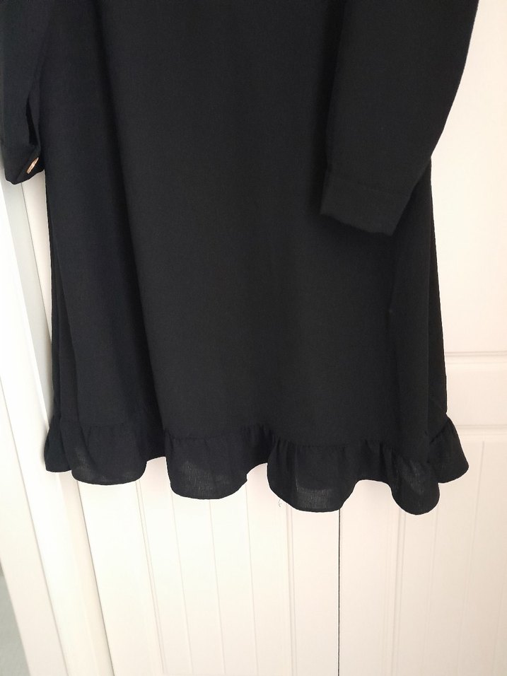 Siyah Uzun Keten Düğmeli Ofis Elbisesi - Görsel 3