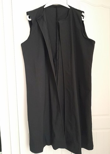 Uzun Siyah V Yaka Kolsuz Kadın Yeleği - Görsel 3