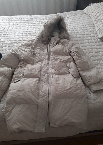 Kürk Detaylı Bej Kadın Kışlık Mont