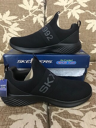 Skechers