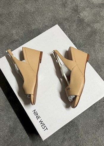 Nine West Nine West Bej Dolgu Topuklu Kadın Sandalet