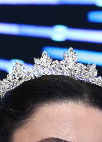Gülşah Saraçoğlu Gülşah Aydın Majestik Elegans Sıralı Taç - Beyaz