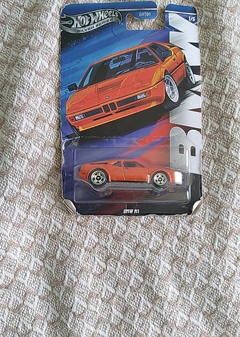 Parlak Turuncu Hot Wheels BMW M1 Oyuncak Araba