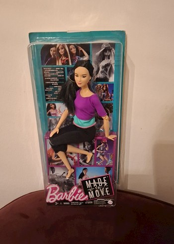 Mor Üst ve Siyah Pantolonlu Barbie Bebek