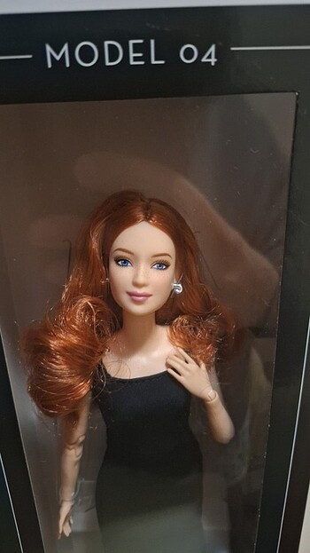 Beden Barbie basics ikonik koleksiyon bebeği