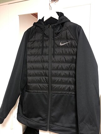 nike mont