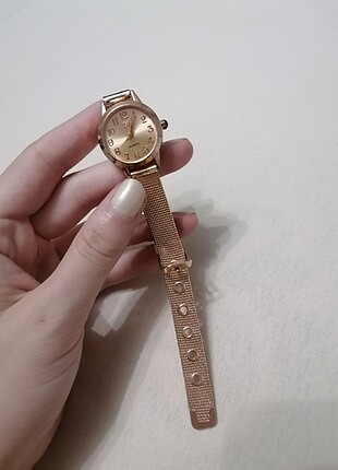 Rose gold mini saaat