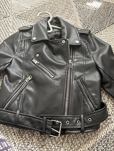 xs Beden siyah Renk Pull and bear biker siyah deri ceket