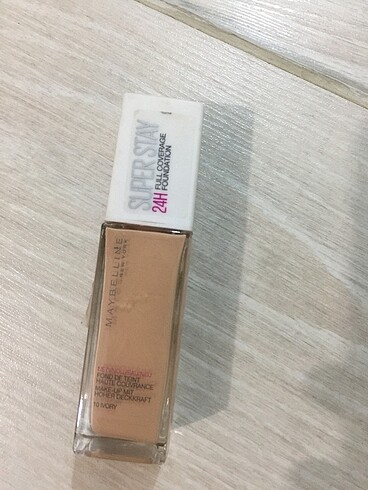 MAYBELLINE Superstay fondöten