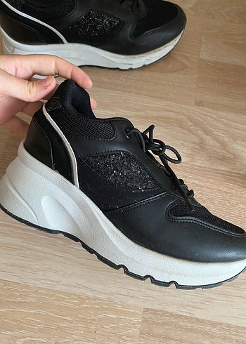 39 Beden Siyah Yılan Desenli Spor Kadın Sneakers