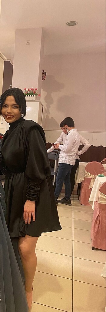 Vatkalı Mini Gece Elbisesi