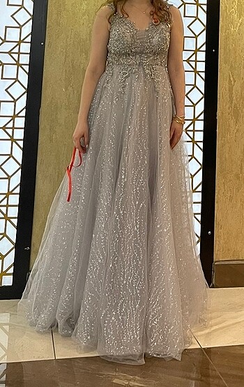 Nişan elbisesi
