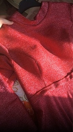 Çok şık abiye elbise kendiliğden simli kumaşlı parlak taş detayl