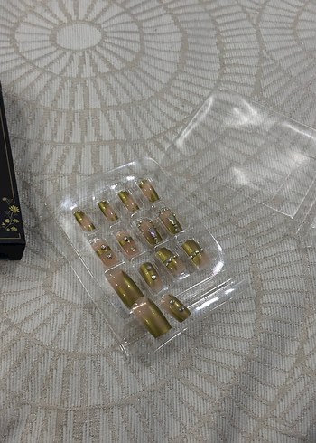 Gold Taşlı Takma Tırnak - Görsel 4