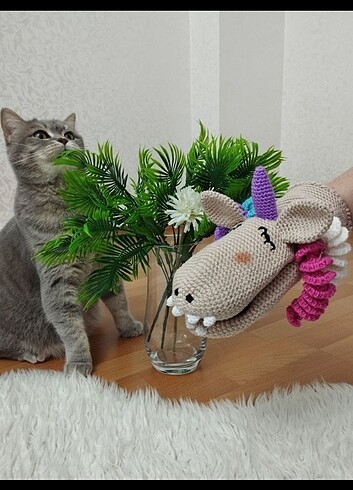 Unicorn el kuklası 