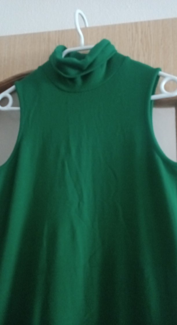 Kolsuz Yüksek Yakalı Yeşil Midi Elbise - Görsel 2