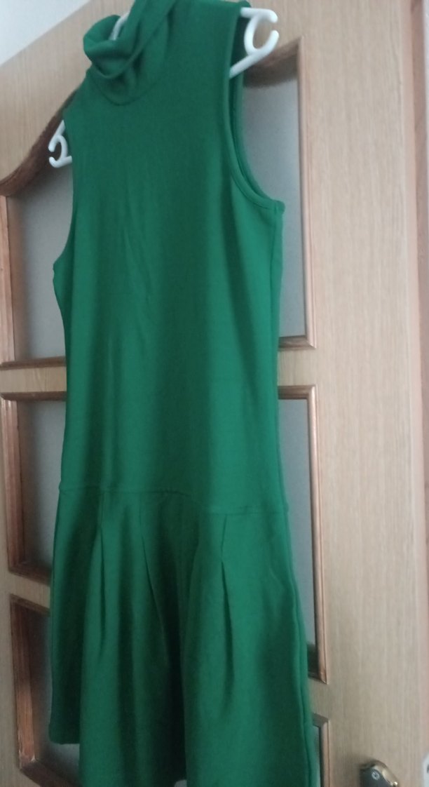 Kolsuz Yüksek Yakalı Yeşil Midi Elbise - Görsel 3