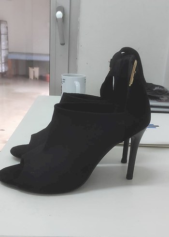 Siyah Süet Stiletto Tokalı Kadın Ayakkabı - Görsel 2