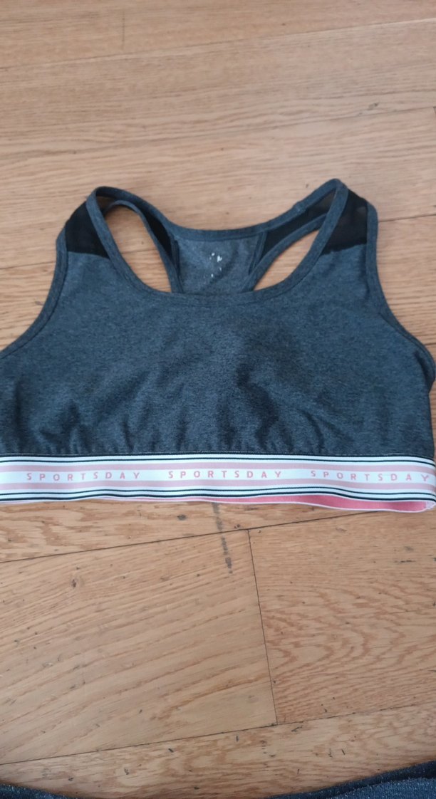 Gri Atletik Mini Şort ve Spor Büstiyer - Görsel 2