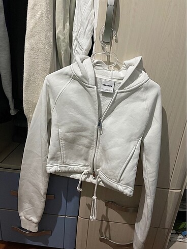 bershka kisa kapsonlu
