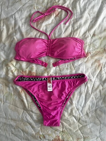 Pembe bikini