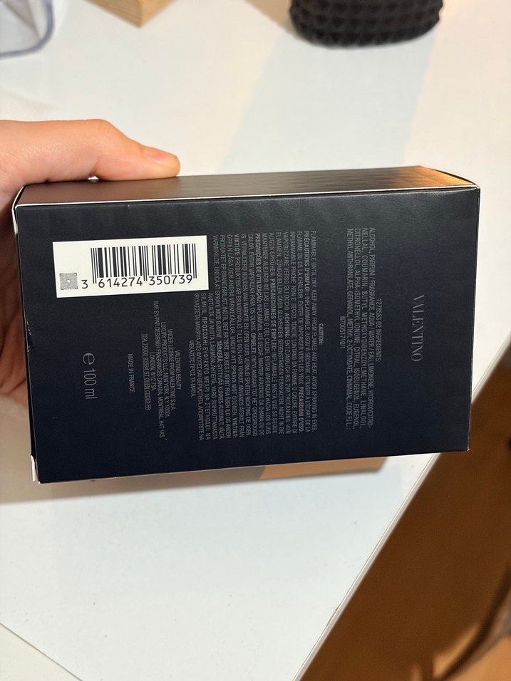 Orjinal Valentino Erkek Parfümü - Görsel 4