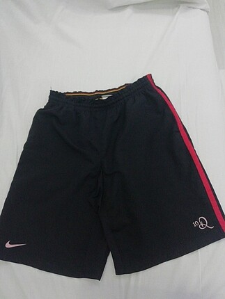 Nike sporcu şortu