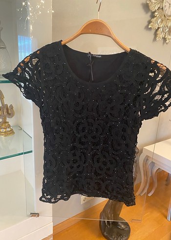 Dantel İşlemeli Siyah Kısa Kollu Bluz - Görsel 4
