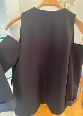 l Beden QuZu Siyah Kolsuz Midi Blazer