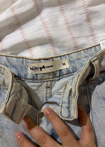 Gri Bağlama Desenli Kadın Kot Şort - Görsel 3