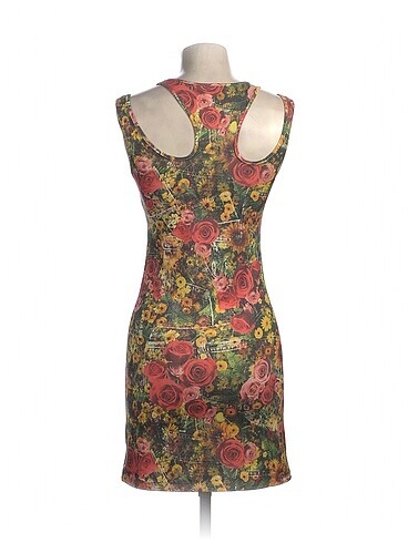 l Beden PreLoved Kısa Elbise %70 İndirimli.