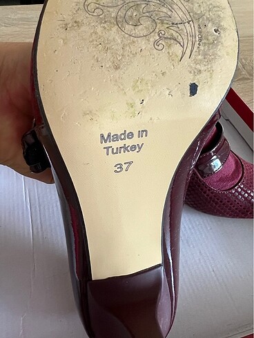 37 Beden bordo Renk İnce topuk şık ayakkabı