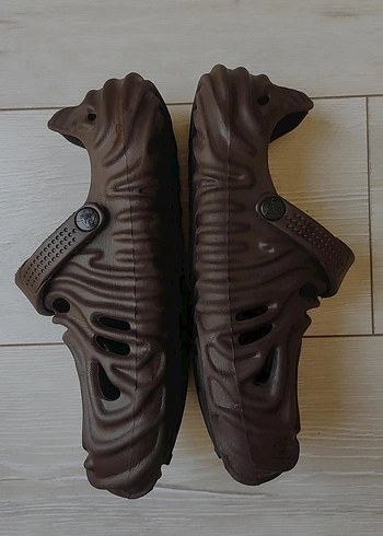 40 Beden Crocs Kahverengi Erkek Terlik