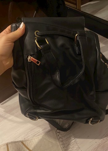 Siyah Deri Tokalı Kadın Sırt Çantası - Görsel 3