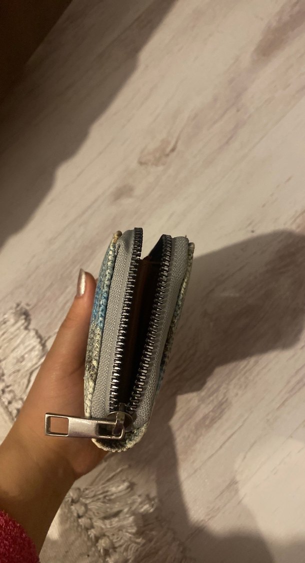 Gri Yılan Desenli Deri Fermuarlı Cüzdan - Görsel 3