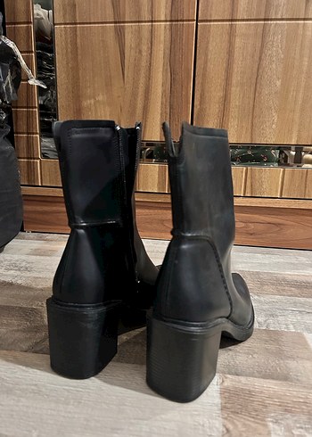 Siyah Deri Kadın Topuklu Bot - Görsel 2